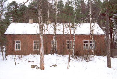 Единственное полностью сохранившееся здание в Кицково