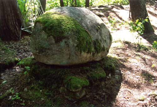 Камень на могиле вора