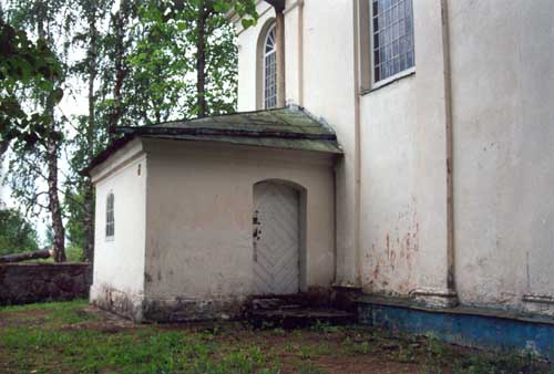 Пристройка к восточной стене Церкви