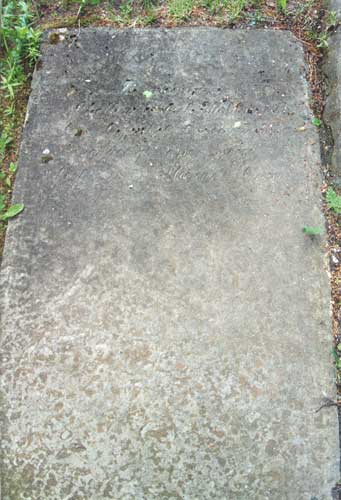 Надгробная плита с надписями на польском